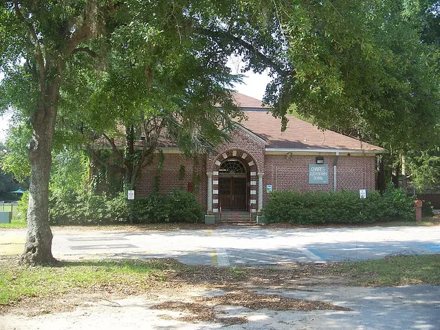 Chaires School