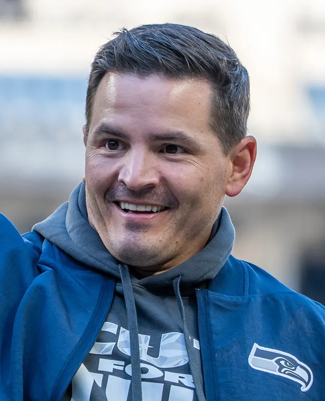 Mike Macdonald (football américain)