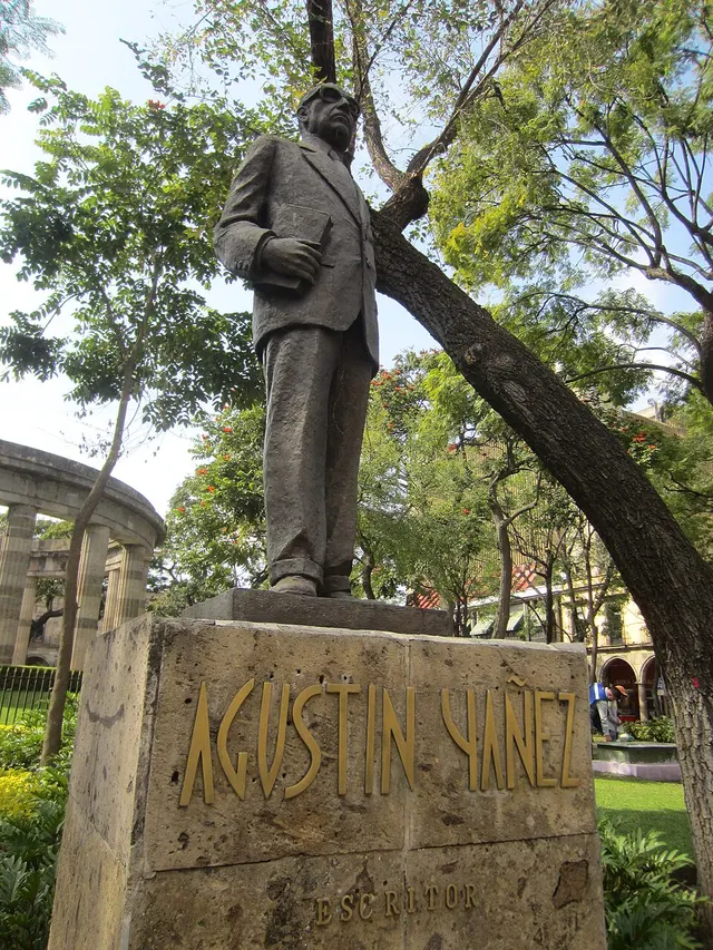 Statue of Agustín Yáñez