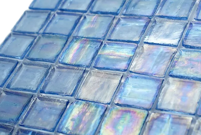 Glass tile