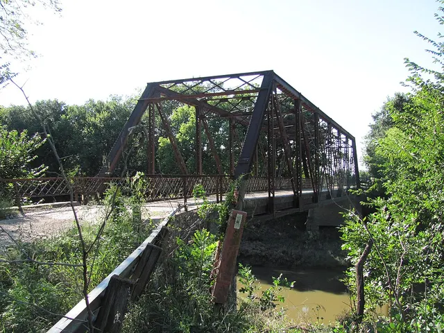 Cottonwood River Pratt Truss Bridge