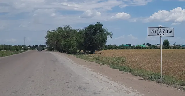Road signs in Turkmenistan