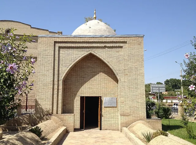Muin Xalfa Bobo Mausoleum