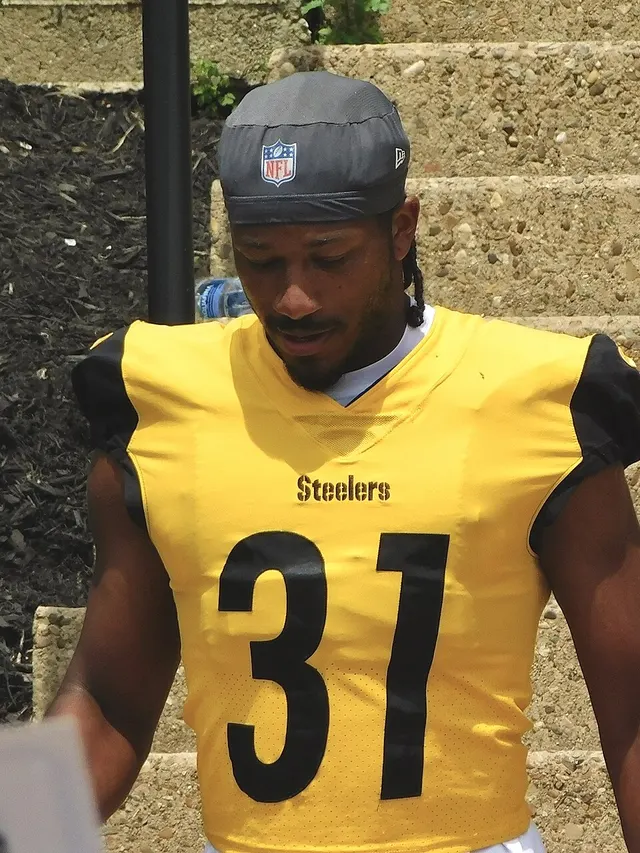 Beanie Bishop