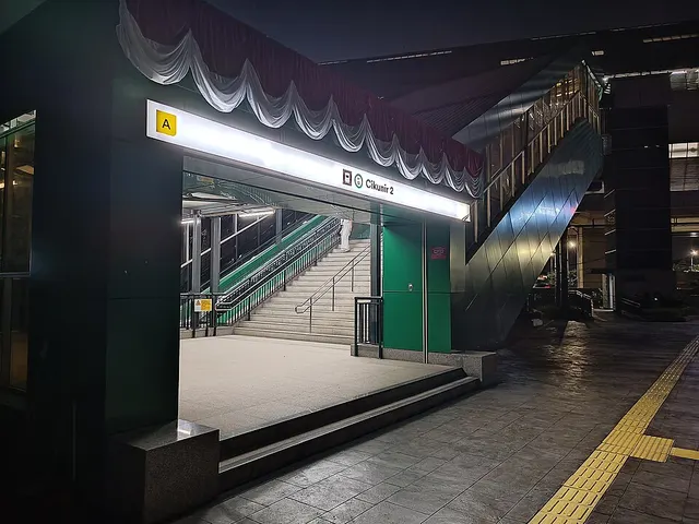 Cikunir 2 LRT station