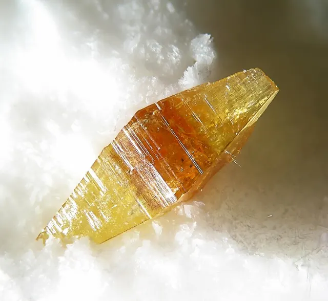 Joaquinite-