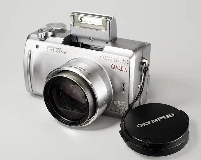 Olympus C-765 Ultra Zoom