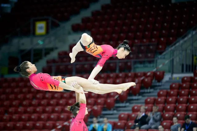 Gymnastique acrobatique