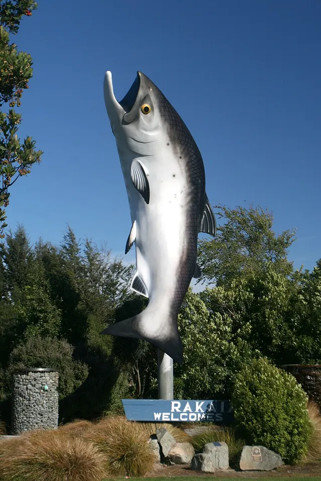 Rakaia salmon statue