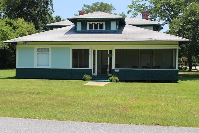 Dezell House