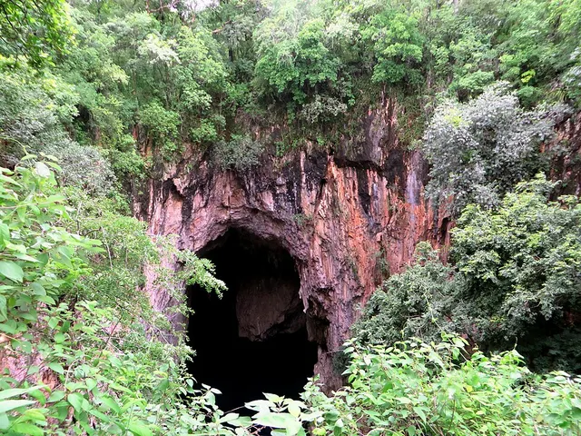 Chinhoyi Caves