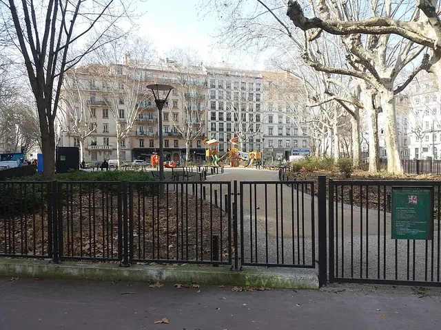 Place Aristide-Briand