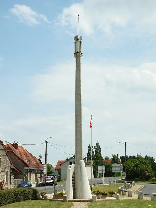 Chapelle du Souvenir et lanterne des morts de Cerny-en-Laonnois