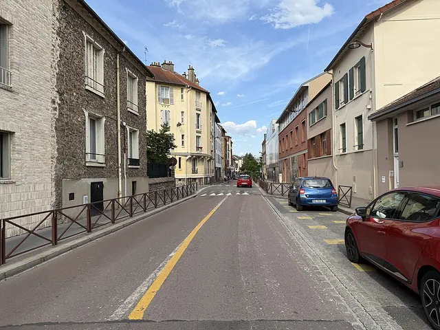 Rue Jean-Mermoz