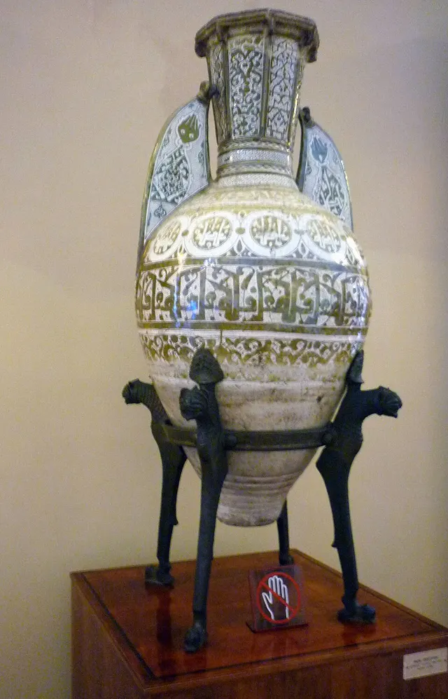 Vase Fortuny