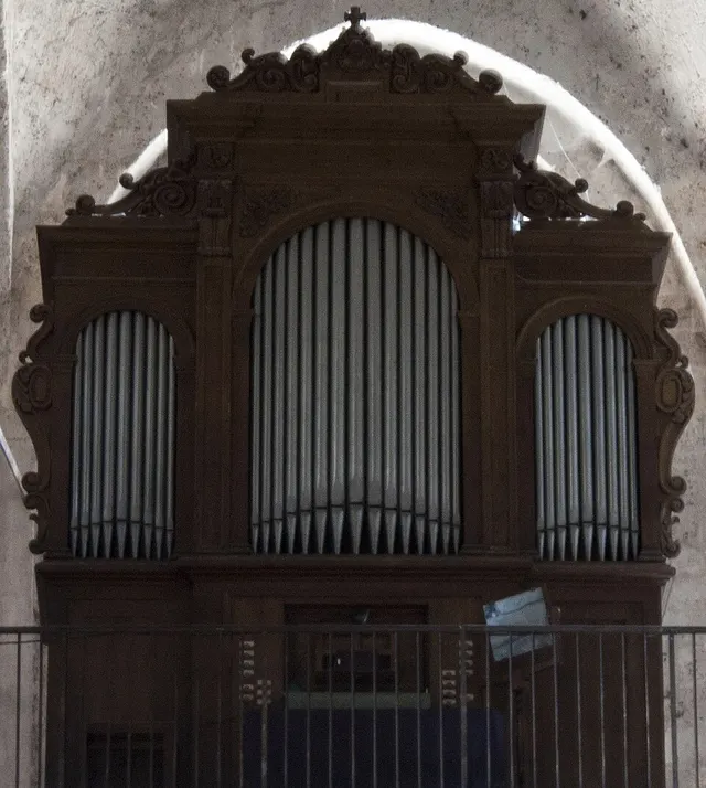Orgue de l'abbatiale Saint-Pierre de Nant