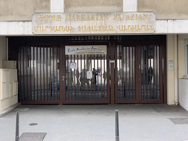 École Markarian-Papazian