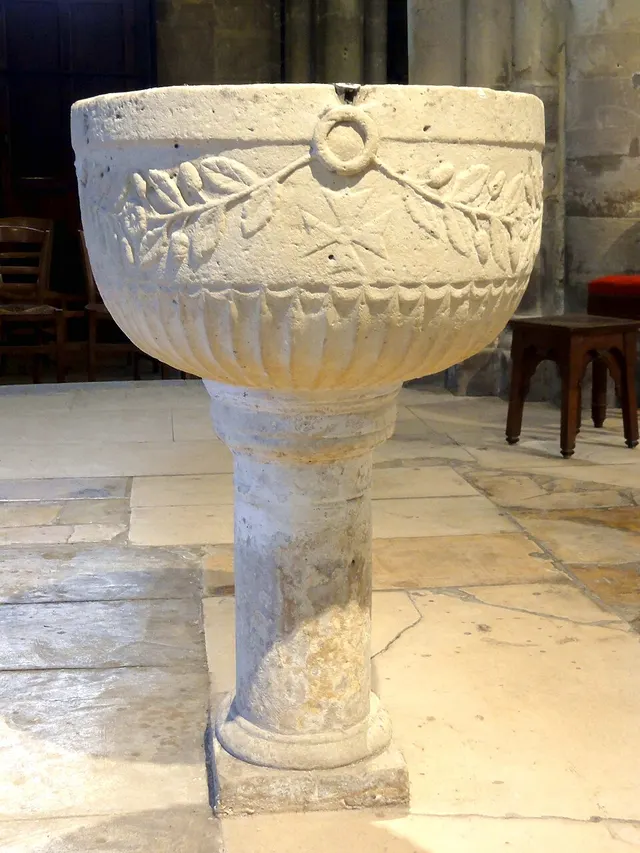 Fonts baptismaux de Meulan-en-Yvelines