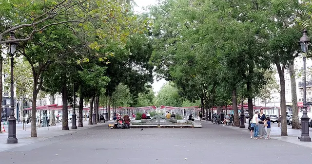 Esplanade Roger-Joseph-Boscovich