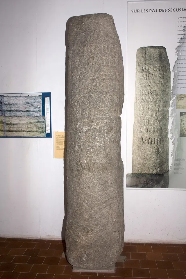 Borne milliaire de Moingt