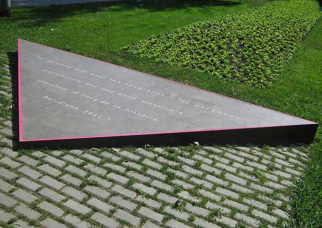 Monument en mémoire des gays, lesbiennes et personnes trans persécutées
