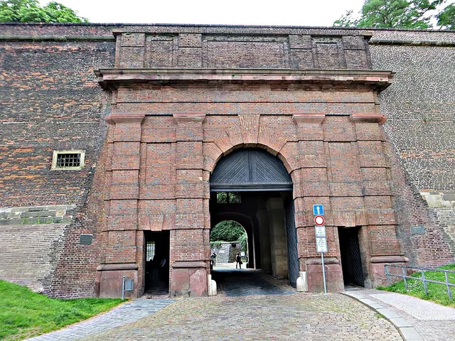 Porte de Brique