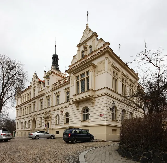 Mairie et école de Bubeneč