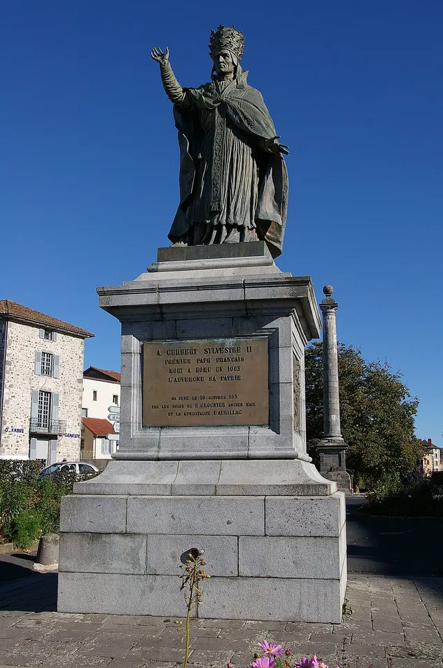 Statue du Pape Gerbert