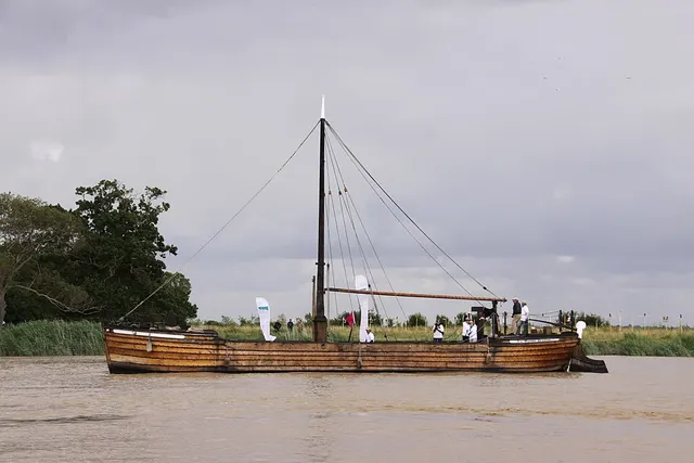 Barque de lace