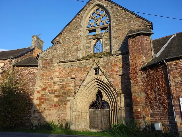 Abbaye Saint-Jacques de Montfort