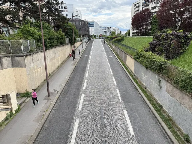 Avenue Lucien-Descaves