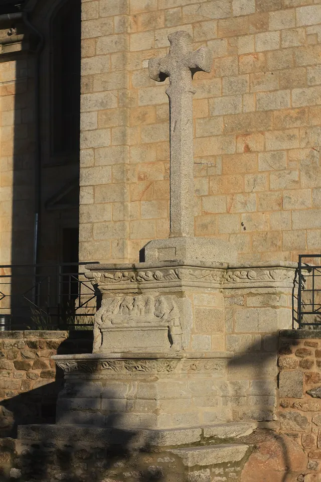 Croix du bourg de Bignan