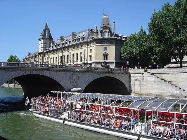 Tourisme fluvial à Paris