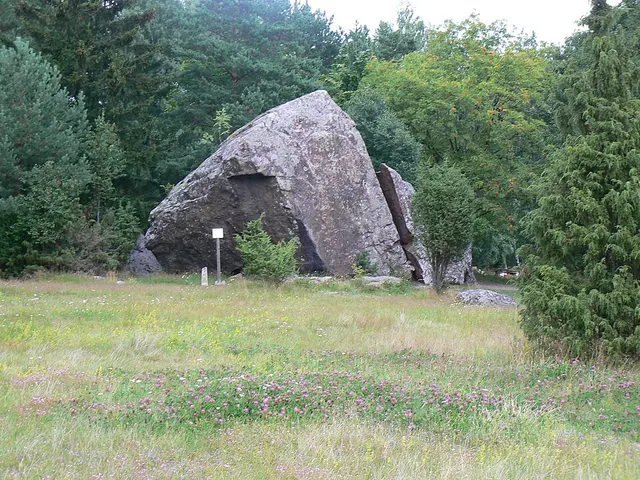 Rocher géant de Jaani-Tooma