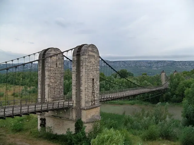 Pont suspendu sur la Durance