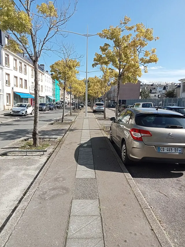 Rue Albert-de-Mun