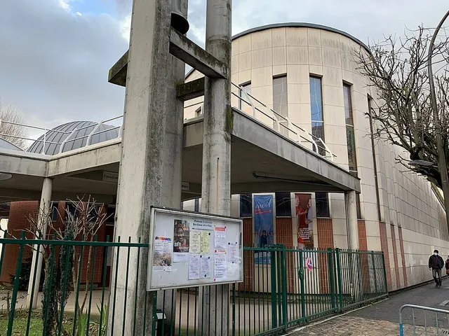 Église Sainte-Croix d'Ivry-Port